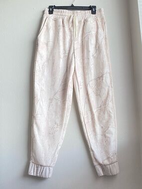 NWT Athletex Women’s Fitted Camo Tapered Neutral Beige Joggers Size Large